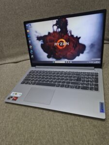 Notebook Lenovo ryzen 3 serie 7000 / 4gb de memória ddr5 5500mhz