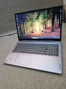 Notebook lenovo i5 11th / 8gb de memória / ssd nvme 512gb