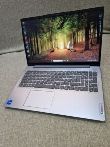 Notebook lenovo i5 11th / 8gb de memória / ssd nvme 256gb