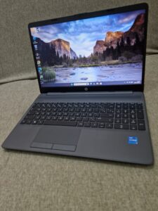 Notebook HP i5 13th / 8gb de memória / ssd nvme 256gb